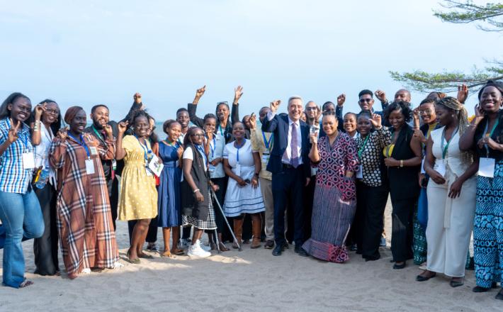 https://www.eeas.europa.eu/delegations/african-union-au/empowering-africas-youth-peace-and-security-eu-ambassador-au-joins-5th-continental-dialogue-burundi_en