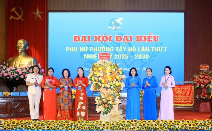 https://www.vietnam.vn/fr/phu-nu-tay-ho-thi-dua-hanh-dong-xanh-dong-hanh-xay-dung-phuong-kieu-mau