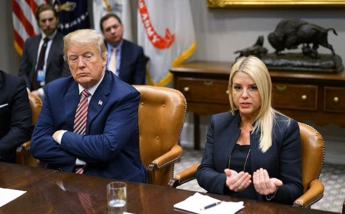 https://www.pagina12.com.ar/857201-pam-bondi-quien-es-la-mujer-elegida-por-trump-para-llevar-a-