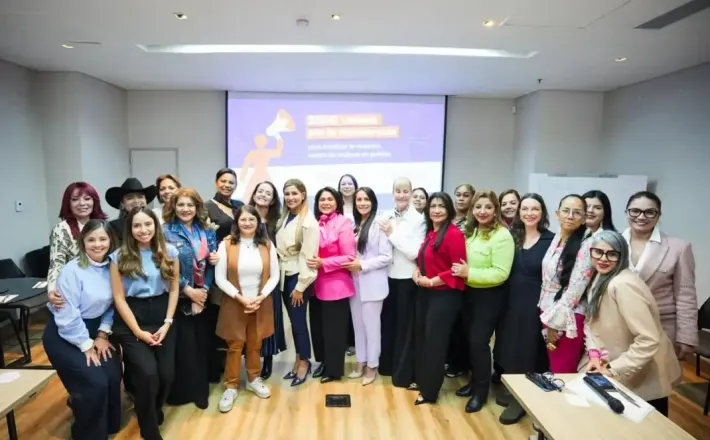 https://colombia.unwomen.org/es/stories/noticia/2026/05/red-intergeneracional-de-mandatarias-y-liderazgos-de-mujeres-para-enfrentar-la-violencia-contra-mujeres-en-politica-en-colombia