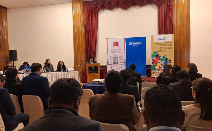https://acnudh.org/bolivia-oficina-realizo-taller-sobre-derechos-de-las-mujeres-y-privacion-de-libertad/