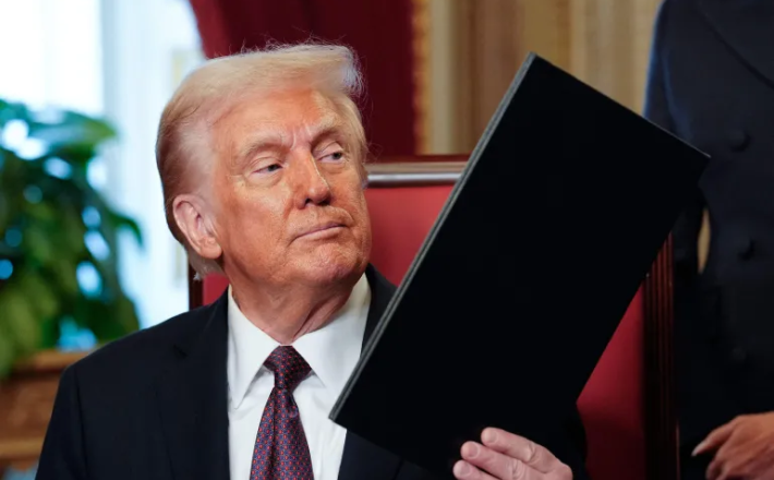 إدارة ترامب تفكك مكاتب البنية التحتية للمؤسسات التي تدعم قضايا المرأة (الفرنسية)