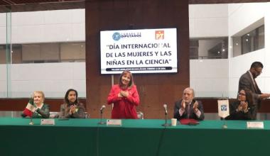 La labor de los y las legisladoras es impulsar políticas que apoyen la investigación científica realizada por las mujeres, a las familias y a la sociedad para alentar a cada niña a preguntar, experimentar y soñar sin fronteras, afirmó la diputada Margarita García García (PT), al inaugurar el foro “Día Internacional de las Mujeres y las Niñas en la Ciencia”, en la Cámara de Diputados.  En el evento, la diputada agradeció la colaboración de la Unión Mexicana de Asociaciones de Ingenieros A.C. (UMAI) para llev