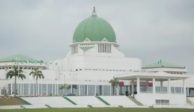 https://es.globalvoices.org/2026/07/11/proyecto-de-ley-sobre-escanos-especiales-podra-lograr-la-paridad-de-genero-que-nigeria-necesita/