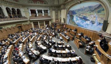 https://www.rts.ch/info/societe/2026/article/stereotypes-de-genre-les-parlementaires-plus-touches-que-les-citoyens-29306286.html