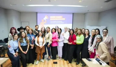 https://colombia.unwomen.org/es/stories/noticia/2026/05/red-intergeneracional-de-mandatarias-y-liderazgos-de-mujeres-para-enfrentar-la-violencia-contra-mujeres-en-politica-en-colombia