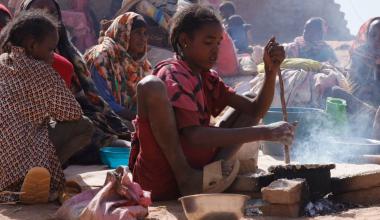 © UNICEF/Mohammed Jamal تستمر الأزمة في السودان في نزوح الأطفال في دارفور.