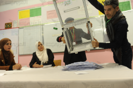 خلال فرز أصوات الانتخابات النيابية في الجزائر، يونيو 2021 (العربي الجديد)