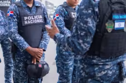 https://www.infobae.com/cuba/2026/09/02/ministerio-de-la-mujer-suma-a-cientos-de-policias-a-una-consulta-contra-la-violencia-en-republica-dominicana/