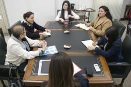 https://www.servel.cl/Ch/app/servel-y-onu-mujeres-refuerzan-colaboracion-para-favorecer-la-participacion-politica-de-la-mujer-libre-de-violencia/noticias/