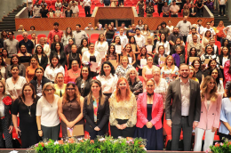 https://www.nl.gob.mx/es/boletines/mujeres-al-frente-en-la-politica-un-diplomado-que-permite-la-participacion-femenina-en-la