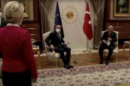 European Commission president Ursula von der Leyen stands as European Council president Charles Michel, centre, and Turkish president Tayyip Erdogan take seats in Ankara © via REUTERS