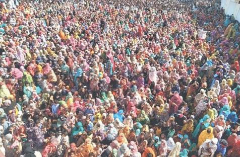 Women, men and children in Panjgur being addressed by Dr Mahrang Baloch on August 10, 2024