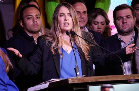 https://elpais.com/america-colombia/2026-01-17/la-burla-de-matador-a-paloma-valencia-expone-la-violencia-politica-contra-las-mujeres.html?outputType=amp