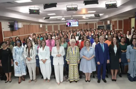 https://eldia.com.do/mas-de-300-mujeres-rurales-reciben-formacion-para-impulsar-su-participacion-politica-y-electoral/