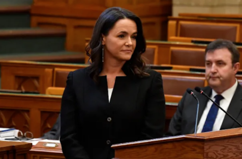 Newly elected Hungarian President Katalin Novak takes an oath during her inauguration ceremony at the plenary session of the Hungarian Parliament in Budapest [Zoltan Mathe/EPA] 