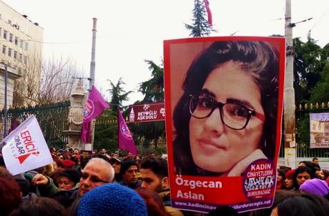 Manifestation à Istanbul après la mort  d’Özgecan Aslan- ©Voice of America 