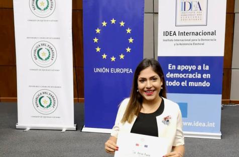 Sol Arrúa, recién graduada de la Academia de Formación Política para Mujeres Líderes.