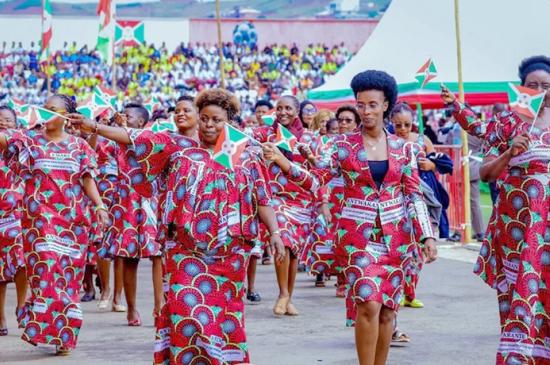 https://www.iwacu-burundi.org/les-heroines-de-lombre-oubliees-la-femme-rurale-face-aux-promesses-du-8-mars/